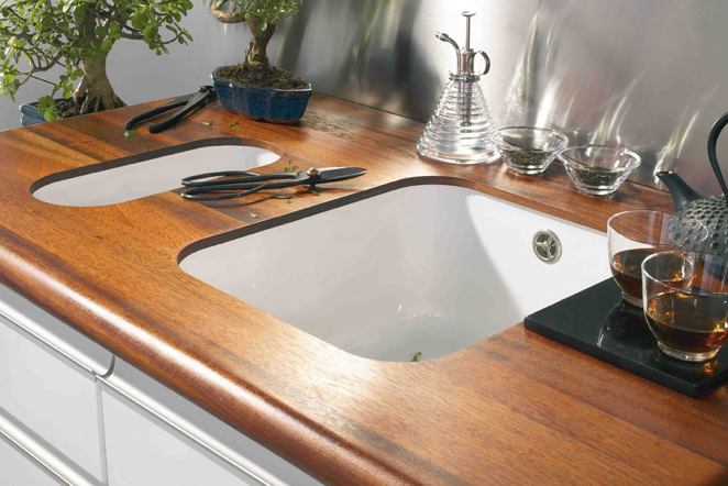 Elija una encimera de madera maciza para un ambiente cálido en la cocina: fácil mantenimiento