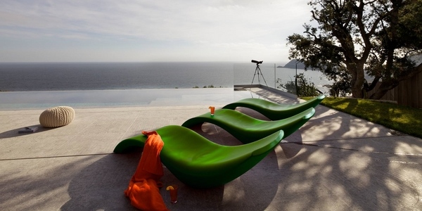 verde-tumbonas-diseno-moderno-contemporaneo-patio-muebles-ideas