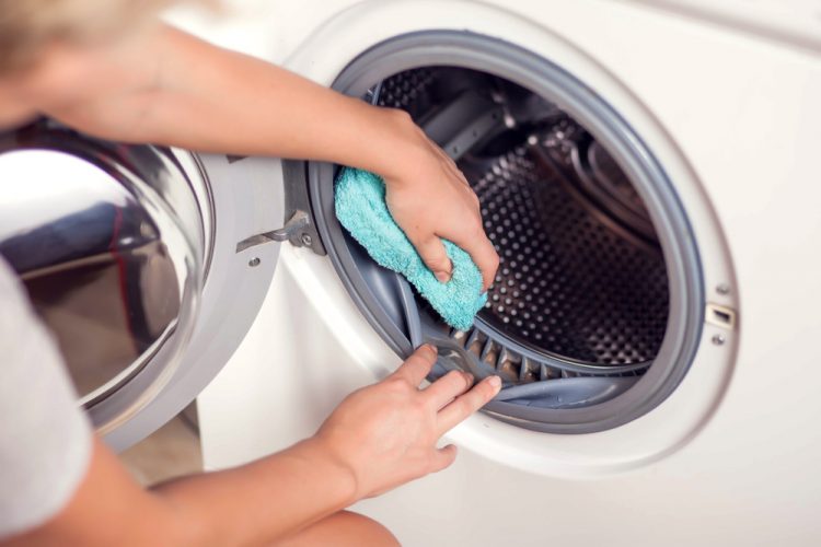 Para prolongar la vida útil de su lavadora, limpie el tambor con regularidad